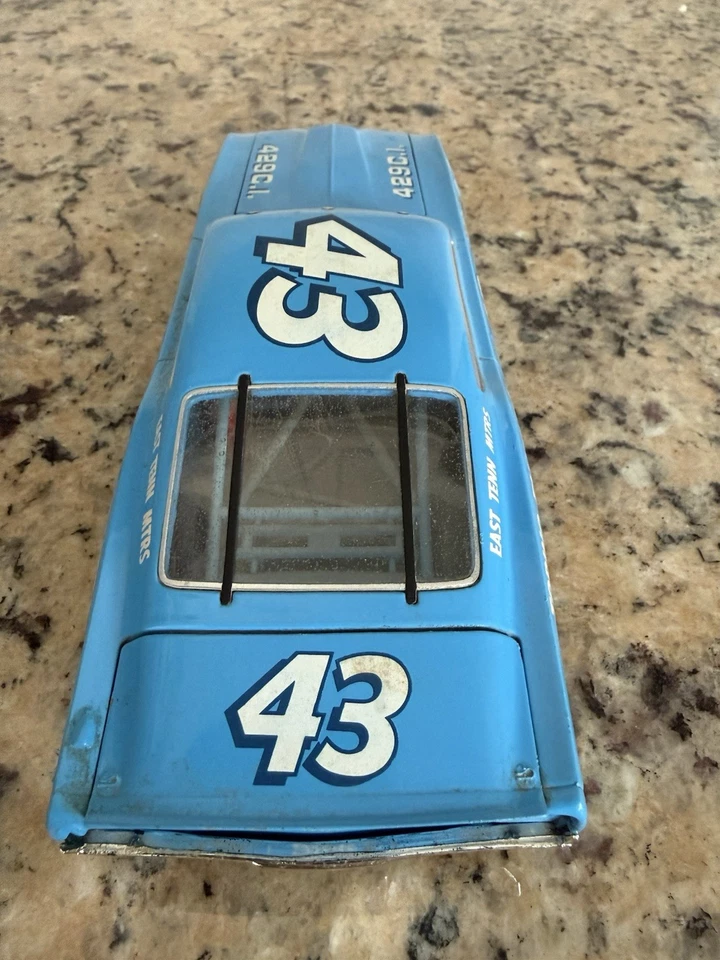 NASCAR Richard Petty 1969 Torino Talladega 100th Win 1/24 Scale Diecast - Image 2 of 4