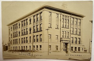 Cartolina fotografica reale RPPC Gallistel School Ewing Ave South Chicago IL