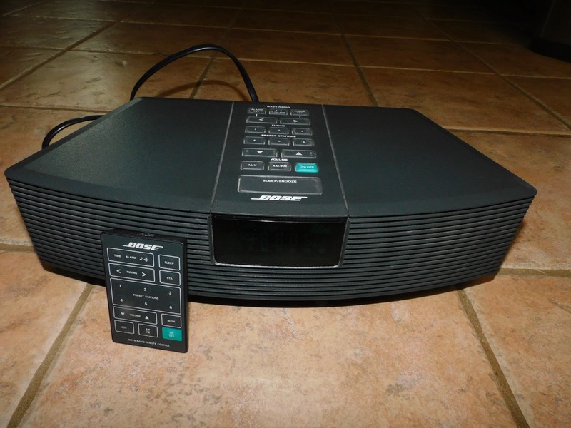 BOSE WAVE RADIO MODEL AWR131 AM/FM WITH REMOTE, TESTED WORKING