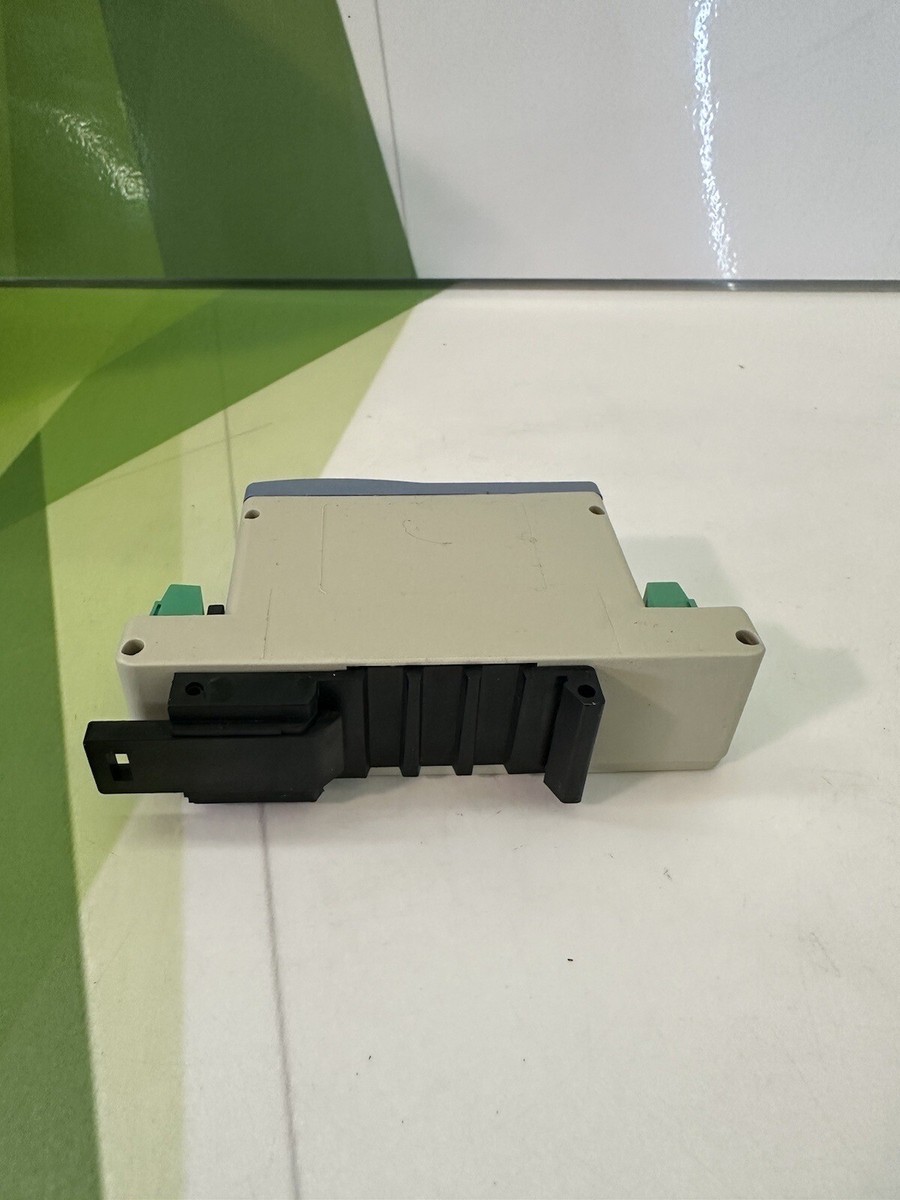 Modulo Di Controllo Digitale B&uuml;rkert 8605 (00178362) 12-24VDC 40-220mA Usato In Buono Stato
