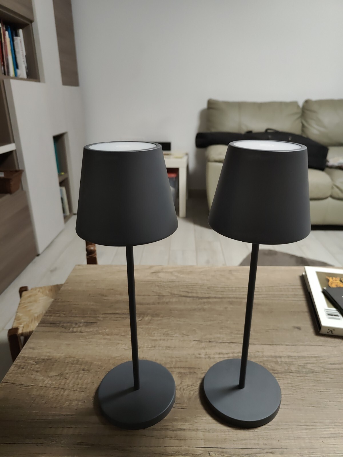 Bellissime lampade da tavolo touch led ricaricabile Dimmerabile 3 Tonalità Nuove