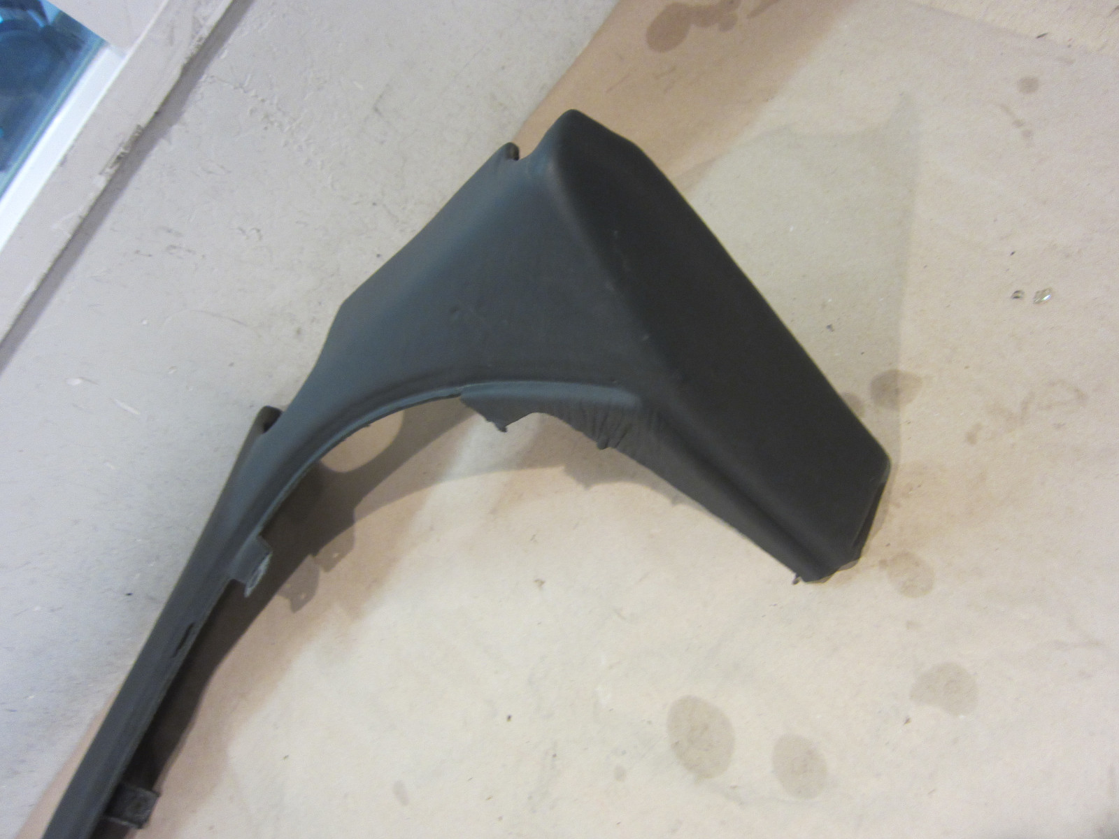 Lamborghini Gallardo - RH Dash Trim / Gap Cover - Black - P/N 400858346