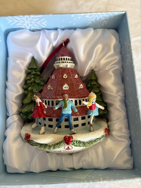 Frosted By The Sea…Hotel Del  Coronado collectibles…Rare 2022 Ornament!