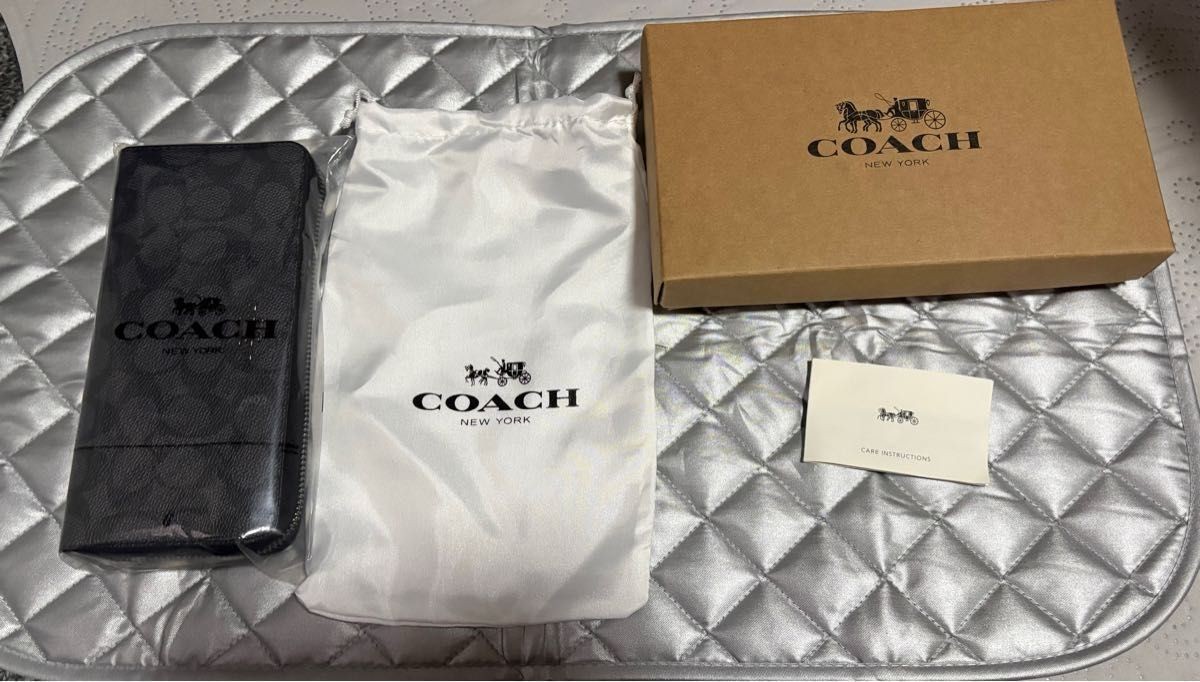 COACH  Long Wallet with Storage Bag and Box Japan thumbnail 3