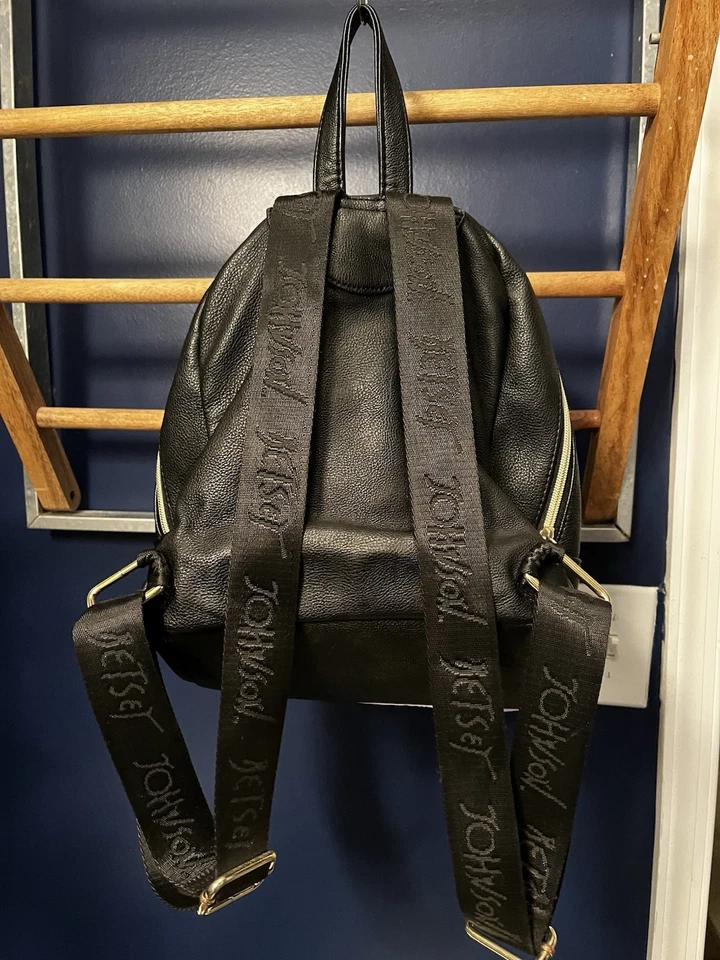 Betsey Johnson Mochila Cartera Bolso de Mano Rubor Rosa y Negro Calavera Repujado Foto 3 de 4