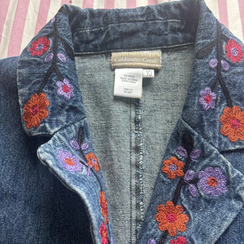 Blazer Denim Coldwater Creek Talla 10 Bordado Floral Chaqueta Boho Y2K Western Foto 3 de 3