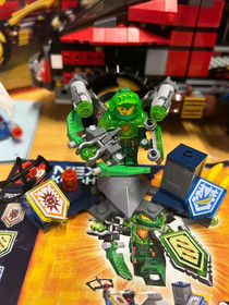 LEGO Ninjago & Nexo Knights Lot 70750 / 70332 / 70337 / 70365 Incomplete