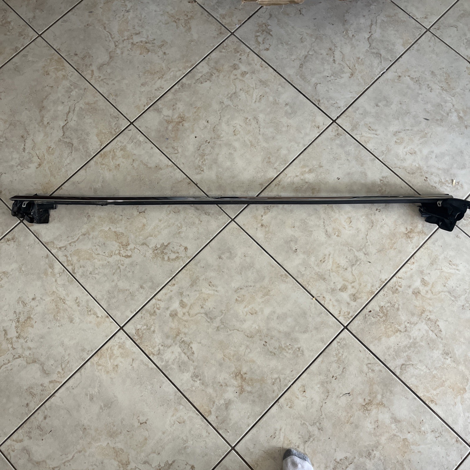2003-2011 BENTLEY CONTINENTAL GT LEFT DOOR LOWER WINDOW MOLDING TRIM