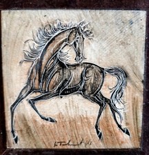 signé Jean Claude  TABURET Quimper TABLEAU CERAMIQUE CHEVAL ANNEES 1950  