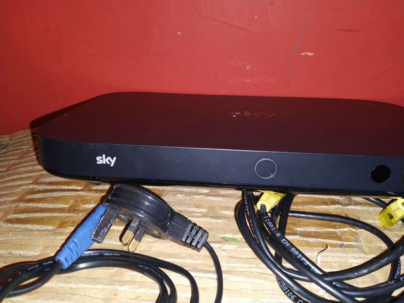 Sky Q UHD 1 TB TV Box ES340A with Leads & Remote eBay