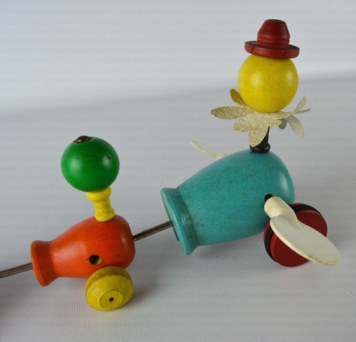 VINTAGE FISHER PRICE MOMMA DUCK & BABIES BABY ROLLING WOOD PULL STRING TOY - Picture 8 of 11