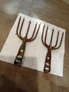 TWO VINTAGE 5 PRONG EEL SPEAR SPEARS EELS FISHING PRONGS FISH HUNTING 