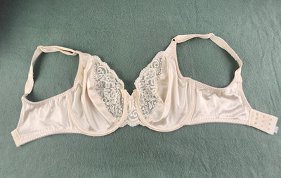 Vintage Bali Bra Womens 34D Ivory Lace Satin Underwire Full Coverage Lingerie