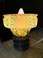 vintage  lampe de table chevet avec tulipe en pâte de verre  pied  bois tourné
