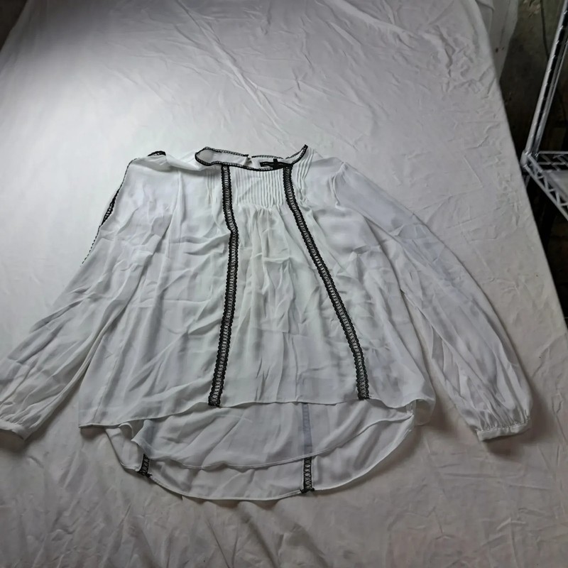 White House Black Market Womens Blouse Size 6 White Black Lace Trim Pintuck Pepl