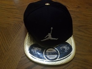 white and gold snapback hats