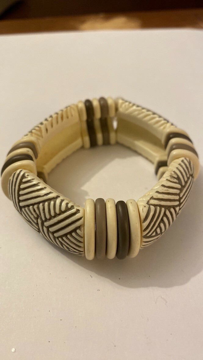 Vintage Chunky Plastic Bracelet Jungle 80s Gem