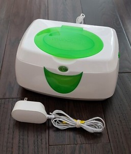 MUNCHKIN Warm Glow WIPE WARMER Soft Night Light WARM BABY WIPE DISPENSER Green