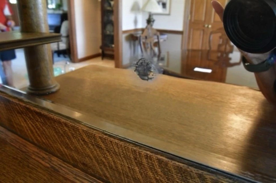 Antiguo aparador buffet roble tigre Foto 2 de 4