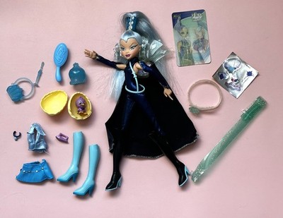   Winx Club   2004 Vintage Rare Original Icy Doll with Accessories & Wings