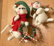 Annalee 2005 and 2006 Christmas Yuletide Mice