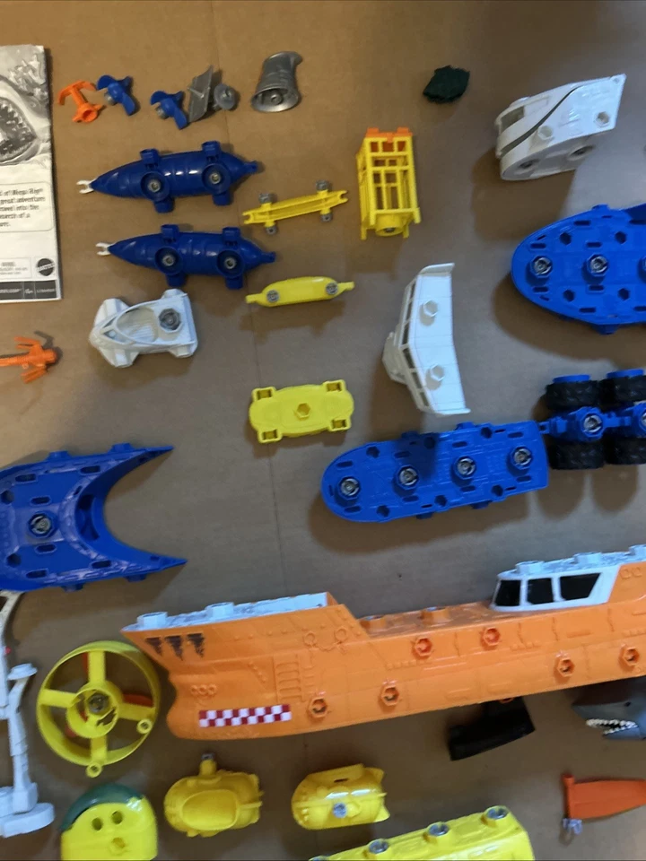 Mattel Matchbox Shark Ship Set Mega Rig Incomplete - Image 3 of 4