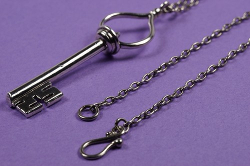 Key Pendant and Chain Metropolitan Museum of Art Sterling Silver Old Fashioned - Picture 7 of 7