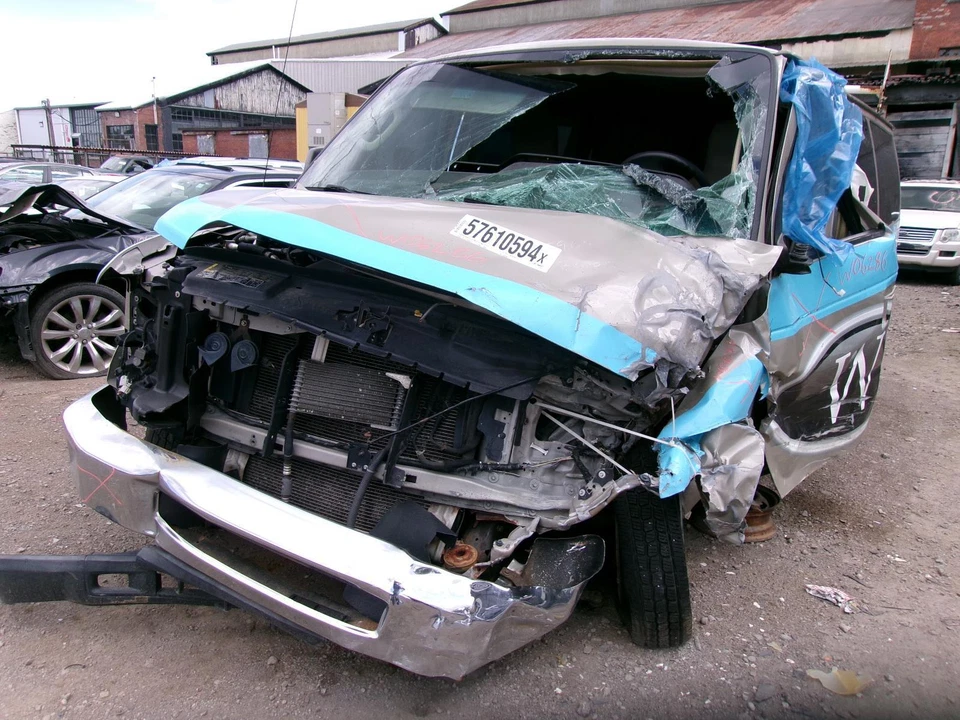 Used Right Quarter Glass fits: 2011 Ford E350 VAN Extended Van middle privacy ti - Imagem 2 de 4