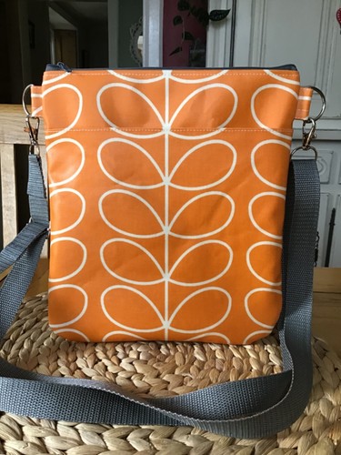 Umhängetasche - Neu - HANDARBEIT mit Orla Kiely Papaya Stiel Wachstuch