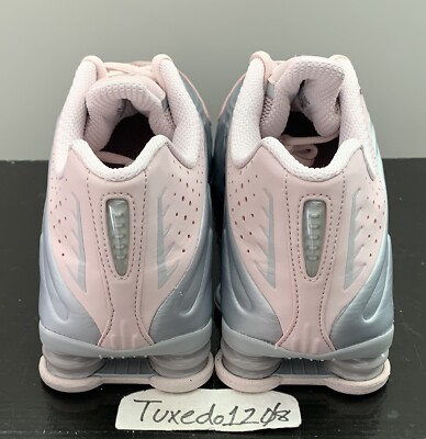 New! Women's Nike Shox R4 sz11 Barely Rose/Metallic Platinum tl