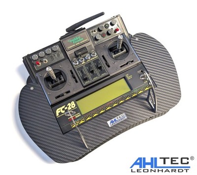 AHLtec Senderpult für Futaba FC-28 ECHT CARBON - klappbare Bügel wählbar