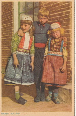 Children In native dress Marken Netherlands vintage postcard A 7776
