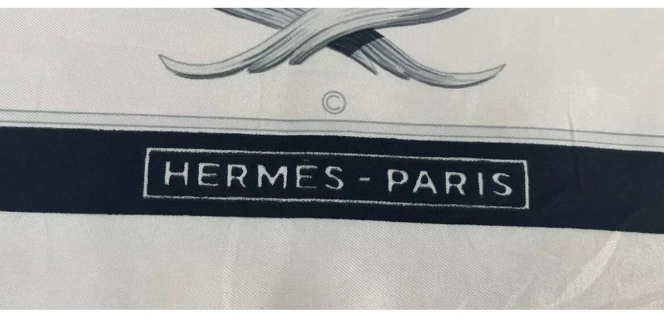 S5# Hermès Les Couronnes silk scarf 35 inch - Image 4 of 4