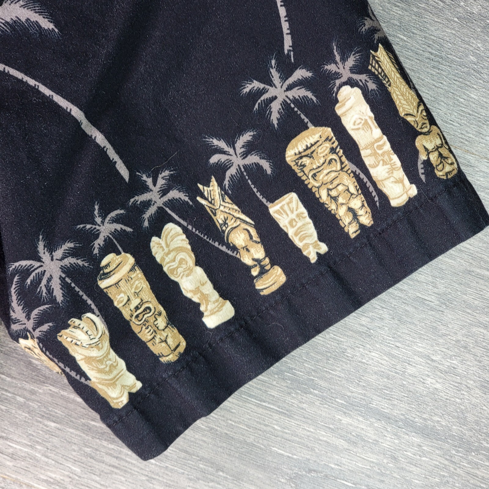 Kapa Kuiki Hawaiian Quilt Print - Menʻs Aloha Shirt, Black and Gray