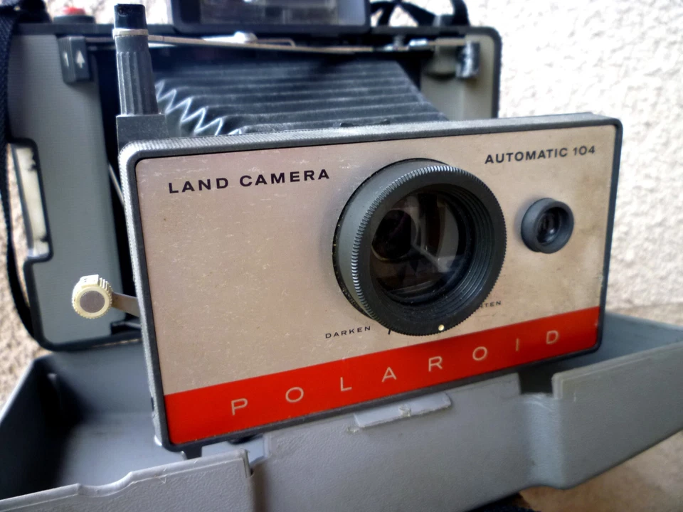 Appareil photo Polaroïd 104 avec mode d'emploi. - Photo 2/4