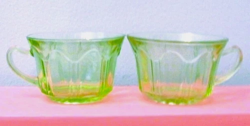 SET OF 2 ANCHOR HOCKING COLONIAL KNIFE & FORK DEPRESSION URANIUM GLASS CUPS