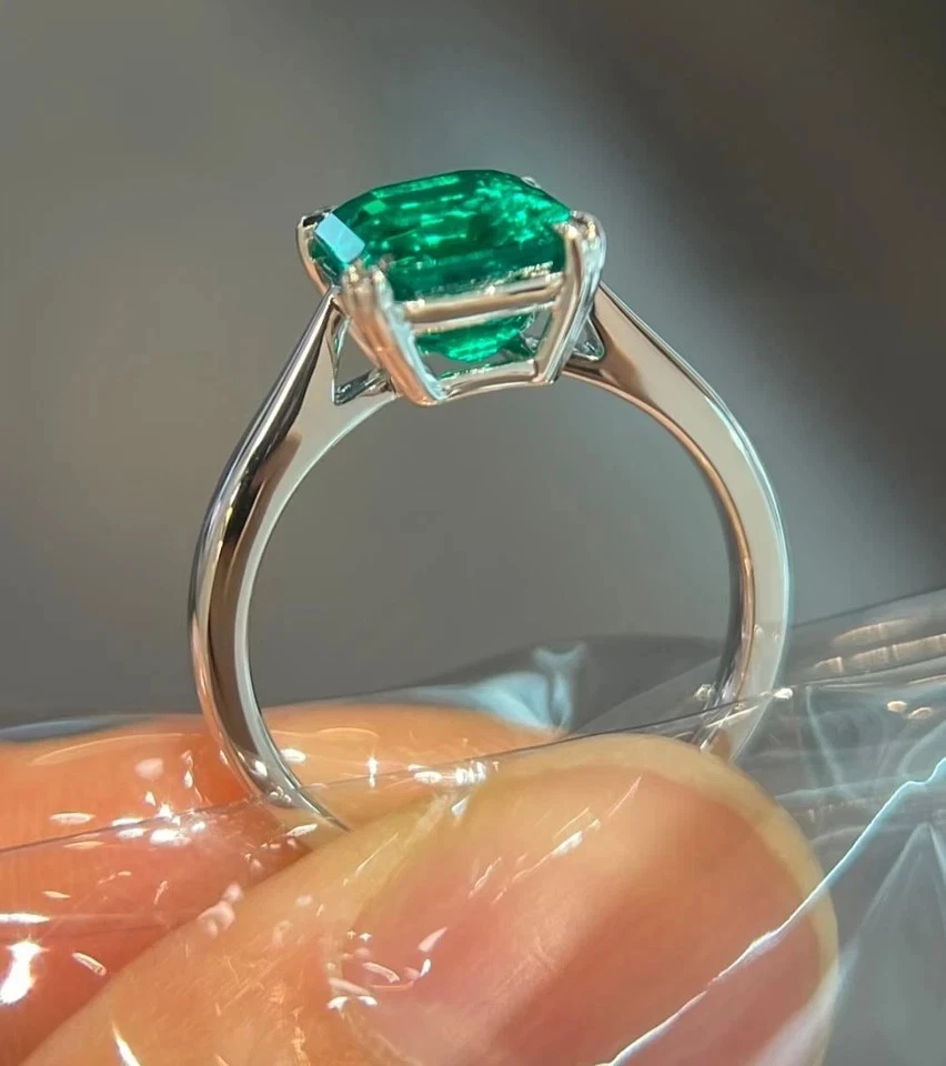 2.00Ct Emerald Cut Natural Emerald Solitaire Wedding Ring 14K White Gold 6.5 7 8 - Image 3 of 4