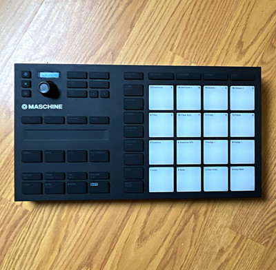 Native Instruments MASCHINE Mikro MK3 16-Pad Digital Tabletop Sampler Black