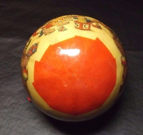 UN ADORNO BOLA NAVIDAD PLÁSTICO DISEÑOS EN TIRAS DE PAPEL 3 3/4" ALTO - Imagen 3 de 4