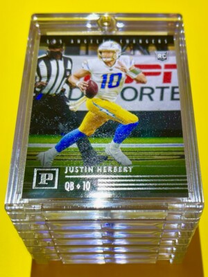Justin Herbert MINT ROOKIE CARD PANINI CHRONICLES NICE CANVAS FINISH 2020 RC!