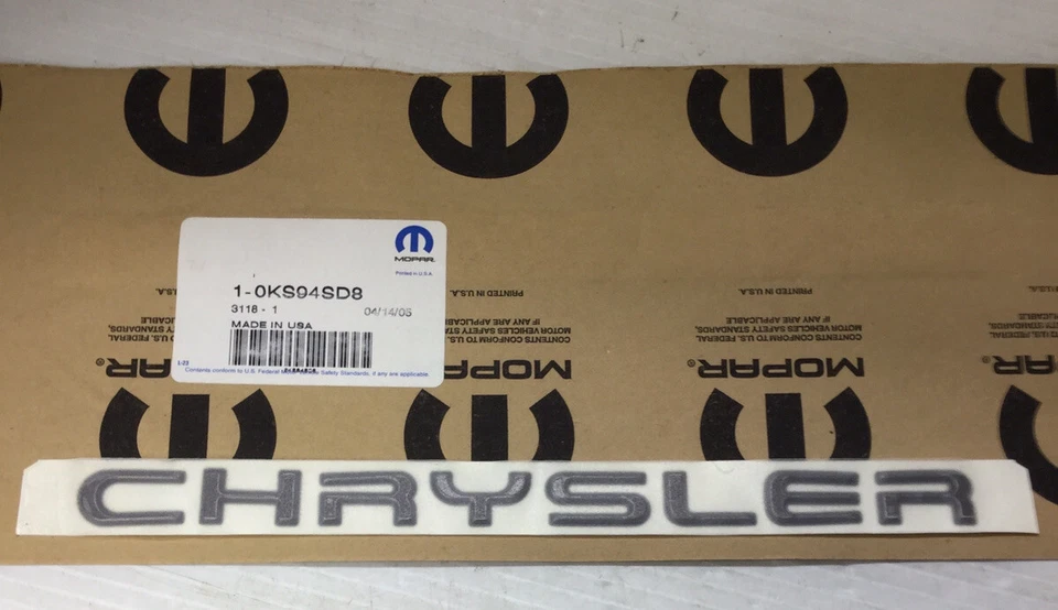 Nuevo OEM Gris Oscuro "CHRYSLER" Town & Country Placa de Identificación Letra Kit Insignia KS94SD8 Foto 4 de 4