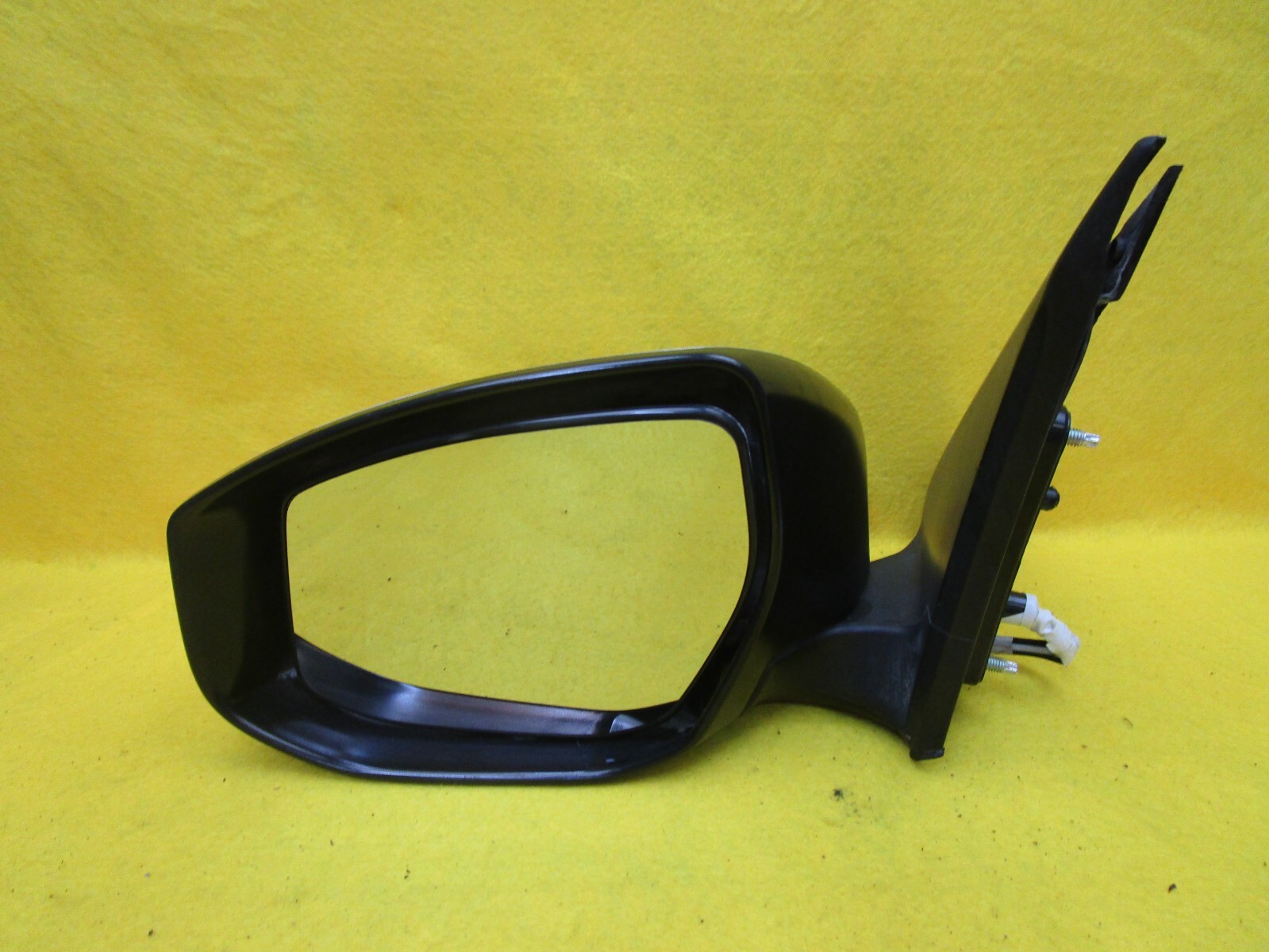 2016 - 2019 Nissan Sentra Driver Left 3 Wire Power Door Mirror PN 96302-3YU1F