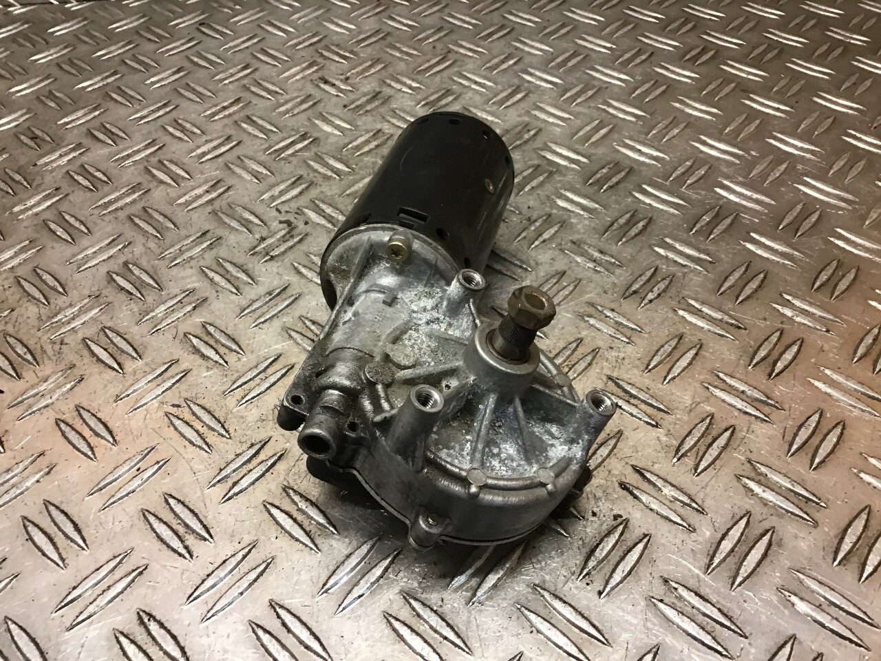 1 Bosch Wischermotor Scheibenwischermotor vorne Mercedes E-Klasse 