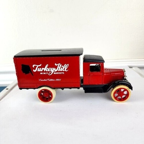 Ertl 1931 Hawkeye Die-Cast Metal Turkey Hill Truck Bank NWOT