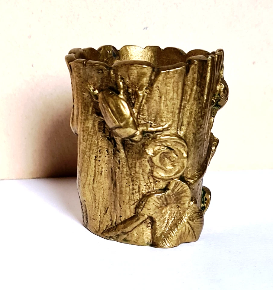 Bronze Art Nouveau , Petit Vase à Décor de Fleur, insecte, feuillages vers 1880 - Photo 2/4