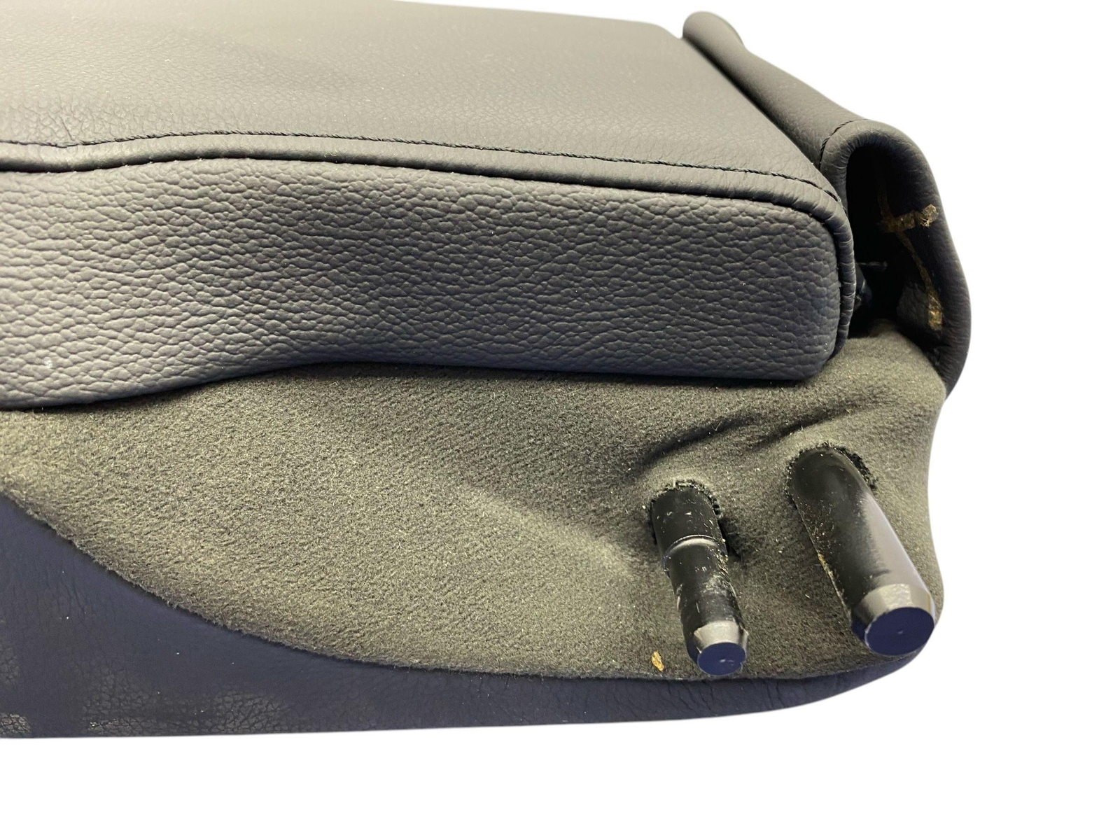 2014 - 2016 MASERATI GHIBLI OEM REAR SEAT CENTER ARMREST W/ STORAGE COMPARTMENT