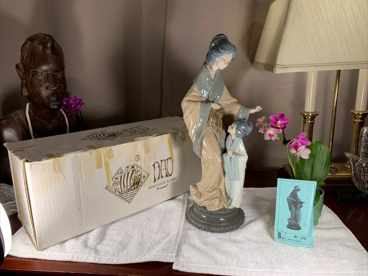 Rare Vintage 1985 LLADRO NAO #279 Madre Oriental In excellent