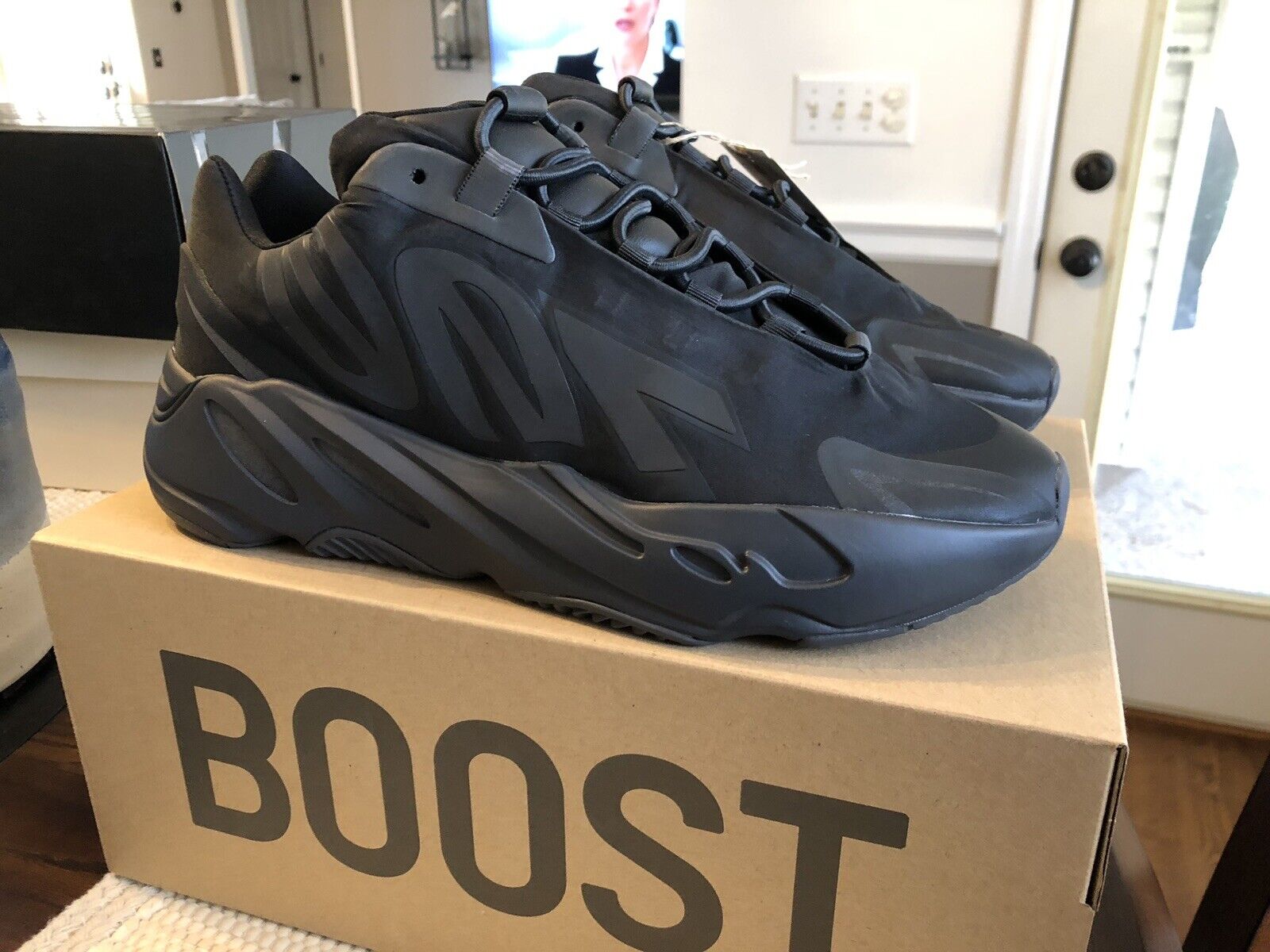 adidas Yeezy Boost 700 MNVN 27.5cm