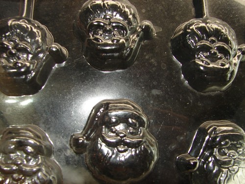 Wilton candy molds, lot of 3 Santa Lollipop, Mummy Lollipop. and Sea Shell Candy - Picture 2 of 4