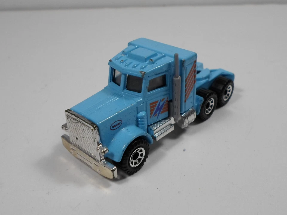 MATCHBOX VTG 1989 PETERBILT CONVENTIONAL TRACTOR MB TV 1:80 3'' DIE-CAST TOY CAR - Image 4 of 4